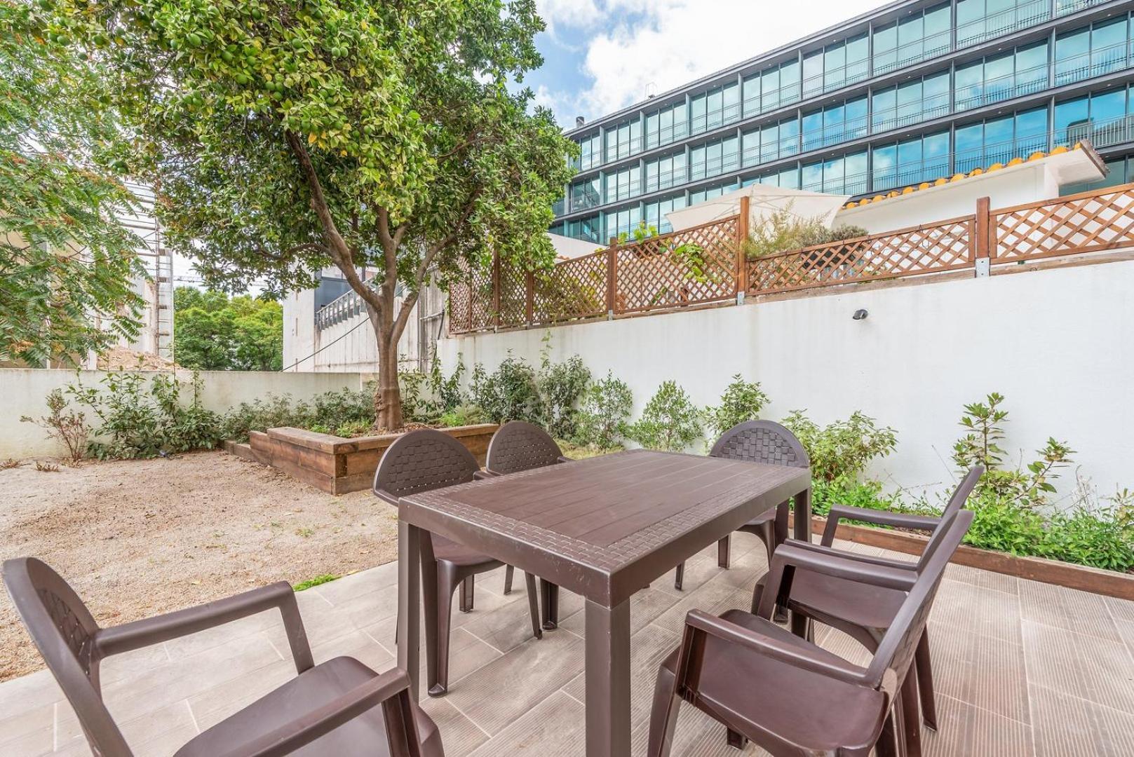 Guestready - Saldanha Building Garden Apartment Lisbon Bagian luar foto