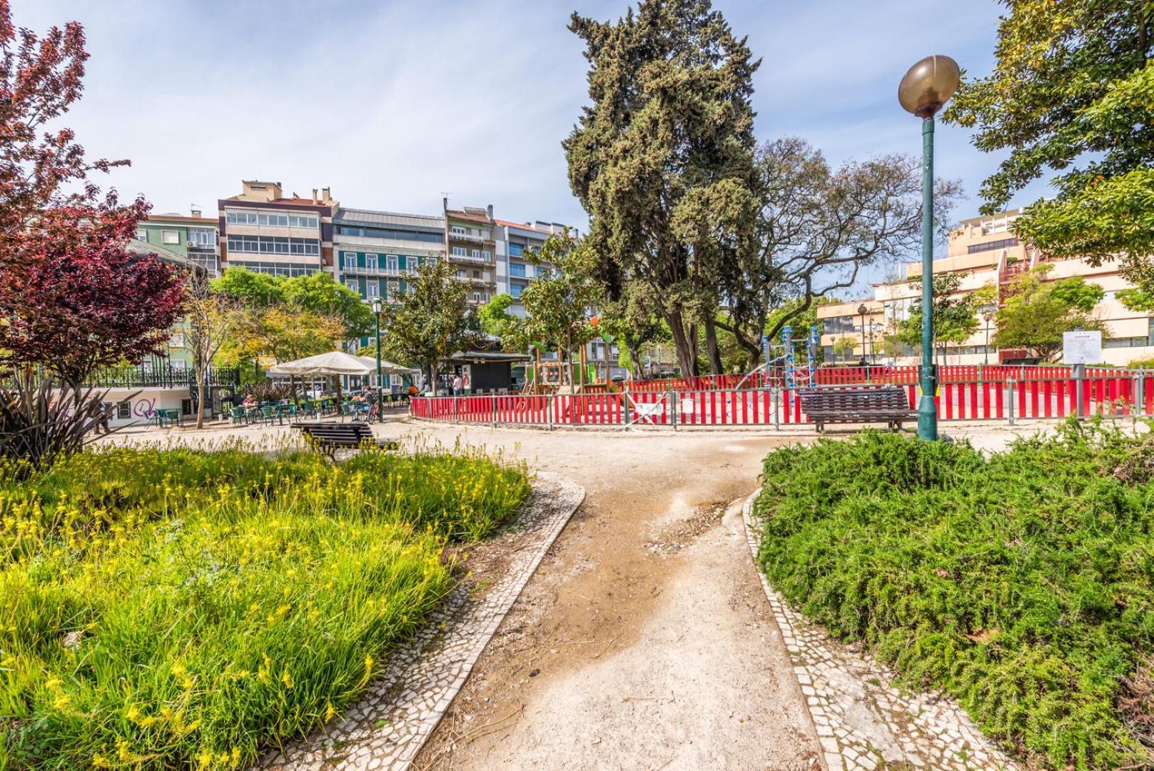 Guestready - Saldanha Building Garden Apartment Lisbon Bagian luar foto